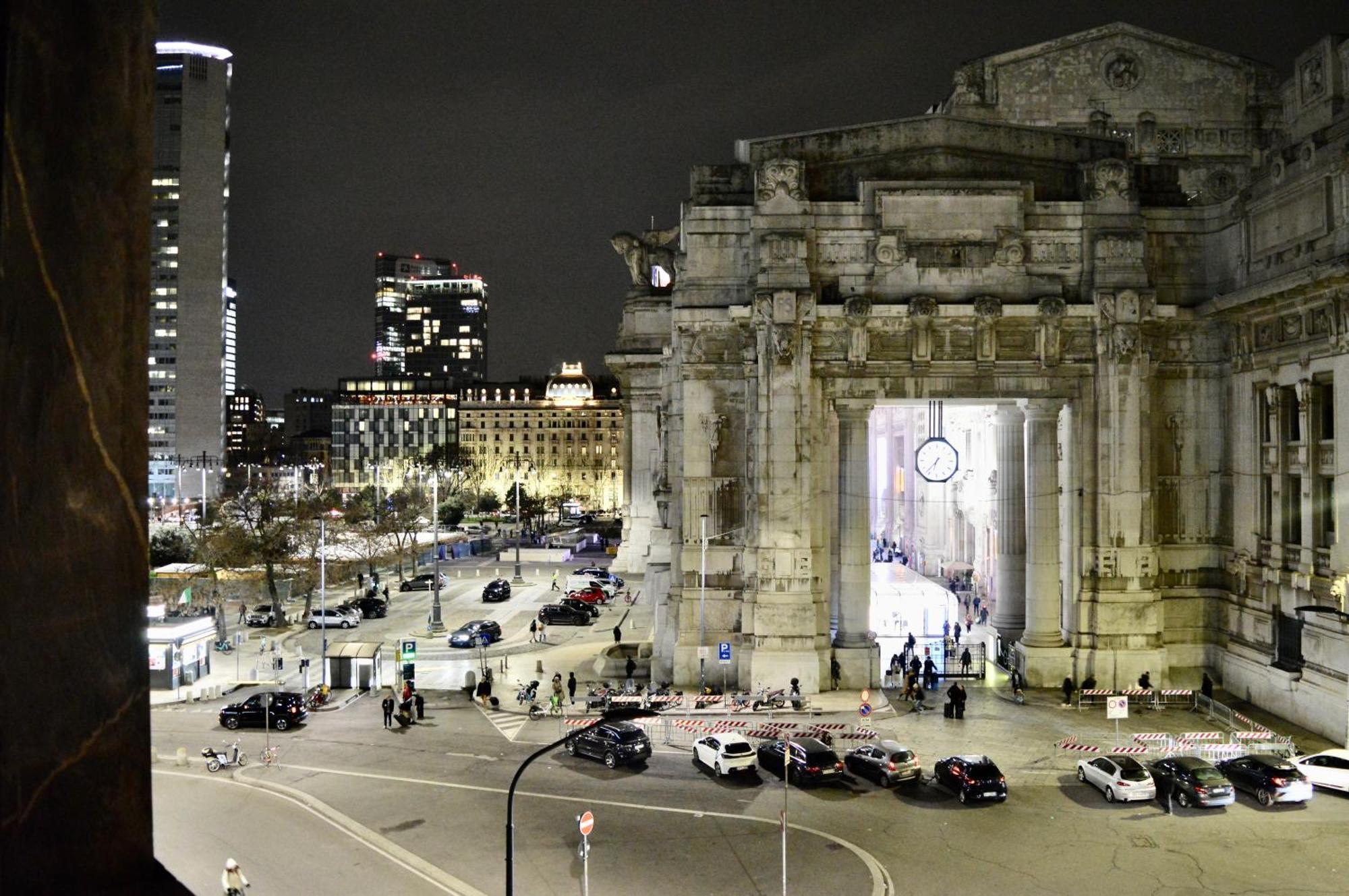 Savoia Central Milan — Foto 3